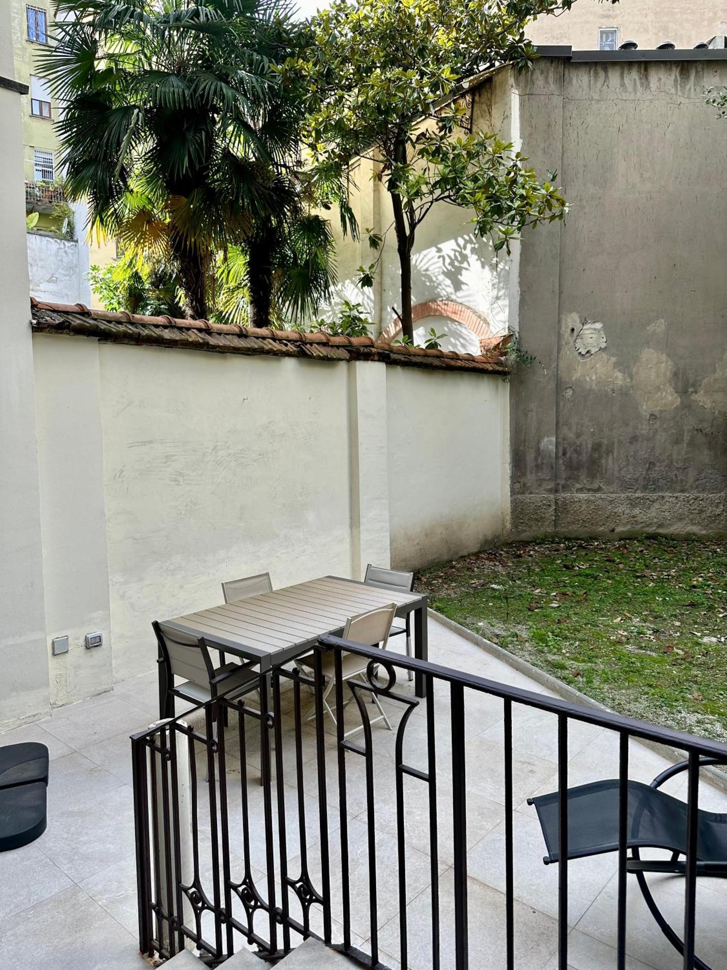 Lr Deluxe Apartments - Porta Venezia - Bilocale Con Giardino Privato Milan Extérieur photo
