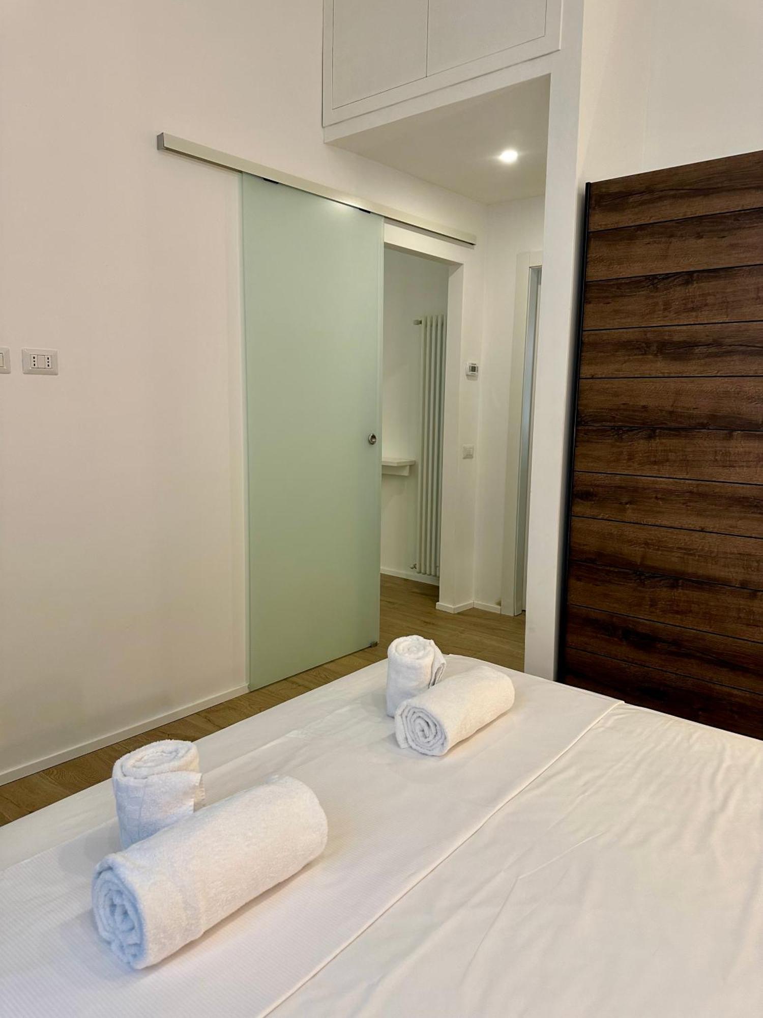 Lr Deluxe Apartments - Porta Venezia - Bilocale Con Giardino Privato Milan Extérieur photo