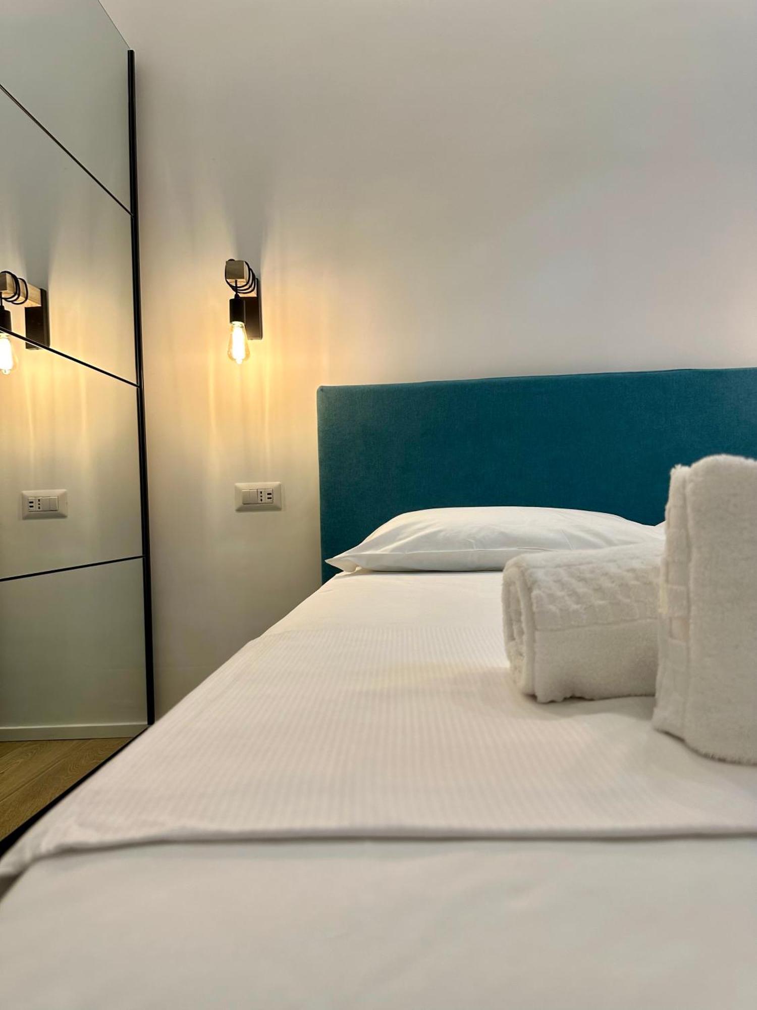 Lr Deluxe Apartments - Porta Venezia - Bilocale Con Giardino Privato Milan Extérieur photo